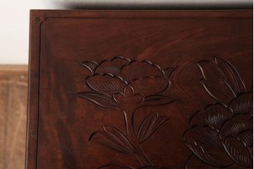 中古　伝統工芸　日光彫り　草花図　見事な花の彫刻が美しい小振りなチェスト(小引き出し、引き出し)(R-039343)