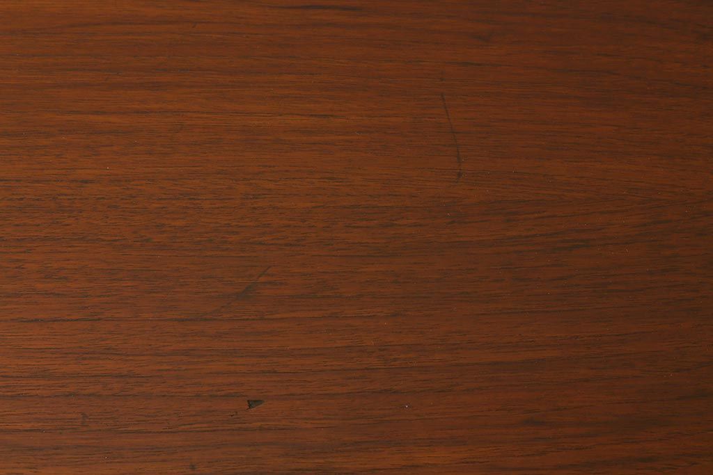 ヴィンテージ家具　北欧ビンテージ　チーク材　大振りなサイドボード(キャビネット、テレビ台、収納棚)(R-039344)