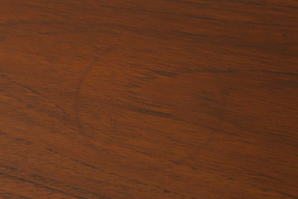 ヴィンテージ家具　北欧ビンテージ　チーク材　大振りなサイドボード(キャビネット、テレビ台、収納棚)(R-039344)