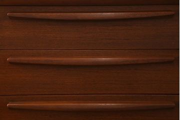 ヴィンテージ家具　北欧ビンテージ　チーク材　大振りなサイドボード(キャビネット、テレビ台、収納棚)(R-039344)