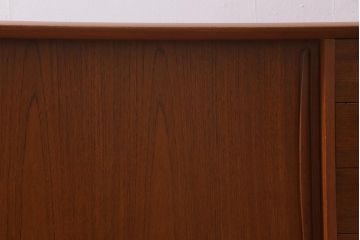 ヴィンテージ家具　北欧ビンテージ　チーク材　大振りなサイドボード(キャビネット、テレビ台、収納棚)(R-039344)