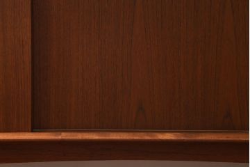 ヴィンテージ家具　北欧ビンテージ　チーク材　大振りなサイドボード(キャビネット、テレビ台、収納棚)(R-039344)