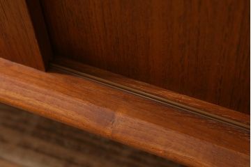 ヴィンテージ家具　北欧ビンテージ　チーク材　大振りなサイドボード(キャビネット、テレビ台、収納棚)(R-039344)