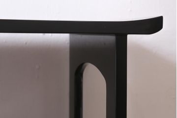 中古　伝統工芸品　松月作　漆塗り　力強い松の蒔絵が美しい飾り棚(茶箪笥、茶棚)(R-039345)