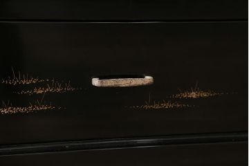 中古　伝統工芸品　松月作　漆塗り　力強い松の蒔絵が美しい飾り棚(茶箪笥、茶棚)(R-039345)