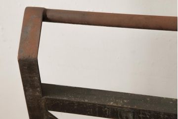 和製ビンテージ　重厚感でインダストリアルな佇まいがおしゃれなアイアン製カート(台車、鉄製、ディスプレイ、ヴィンテージ)(R-039346)