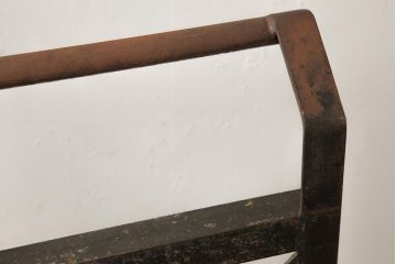 和製ビンテージ　重厚感でインダストリアルな佇まいがおしゃれなアイアン製カート(台車、鉄製、ディスプレイ、ヴィンテージ)(R-039346)