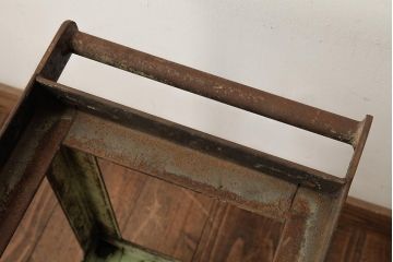 ビンテージ　インダストリアル　シャビーな質感と重厚感がおしゃれなアイアン製カート(台車、鉄製、ディスプレイ)(R-039347)