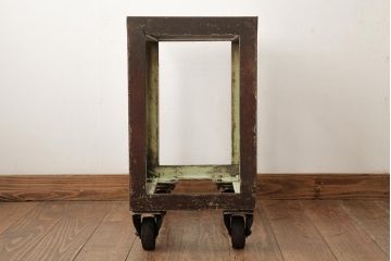 ビンテージ　インダストリアル　シャビーな質感と重厚感がおしゃれなアイアン製カート(台車、鉄製、ディスプレイ)(R-039347)