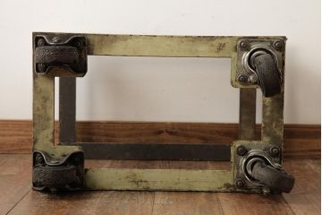 ビンテージ　インダストリアル　シャビーな質感と重厚感がおしゃれなアイアン製カート(台車、鉄製、ディスプレイ)(R-039347)