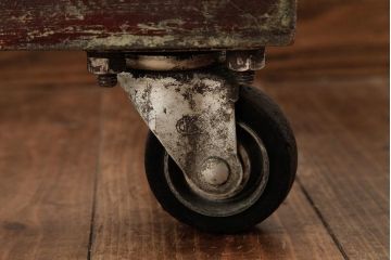 ビンテージ　インダストリアル　シャビーな質感と重厚感がおしゃれなアイアン製カート(台車、鉄製、ディスプレイ)(R-039348)
