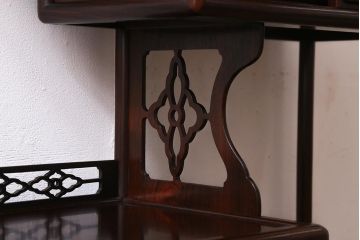 ビンテージ家具　和製ビンテージ　伝統工芸品　唐木指物　総紫檀材　漆塗り　上質な和の雰囲気漂う飾り棚(茶棚、陳列棚)(R-039350)