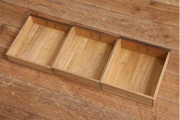 アンティーク家具　和製アンティーク　昭和初期　前面桑材　味わい深い和の雰囲気漂う茶箪笥(収納棚、戸棚)(R-039351)