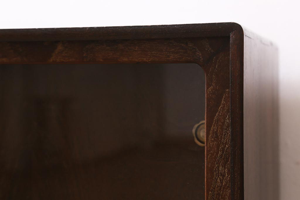 アンティーク家具　和製アンティーク　昭和初期　前面桑材　味わい深い和の雰囲気漂う茶箪笥(収納棚、戸棚)(R-039351)