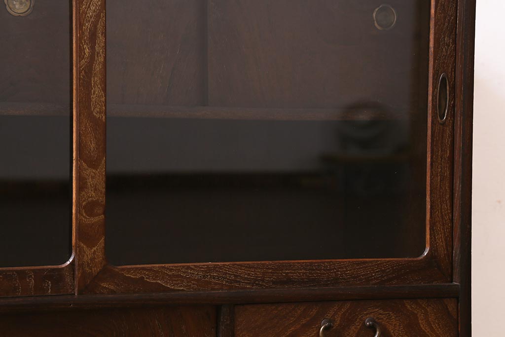 アンティーク家具　和製アンティーク　昭和初期　前面桑材　味わい深い和の雰囲気漂う茶箪笥(収納棚、戸棚)(R-039351)