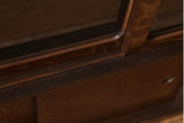 アンティーク家具　和製アンティーク　昭和初期　前面桑材　味わい深い和の雰囲気漂う茶箪笥(収納棚、戸棚)(R-039351)