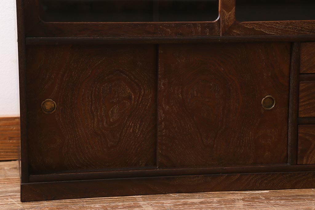 アンティーク家具　和製アンティーク　昭和初期　前面桑材　味わい深い和の雰囲気漂う茶箪笥(収納棚、戸棚)(R-039351)