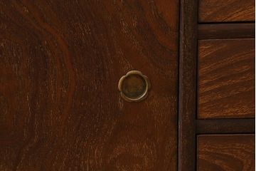 アンティーク家具　和製アンティーク　昭和初期　前面桑材　味わい深い和の雰囲気漂う茶箪笥(収納棚、戸棚)(R-039351)