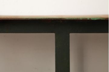 ビンテージ家具　インダストリアル　シャビーな質感と重厚感がおしゃれなアイアン製作業台(鉄製)(R-039352)