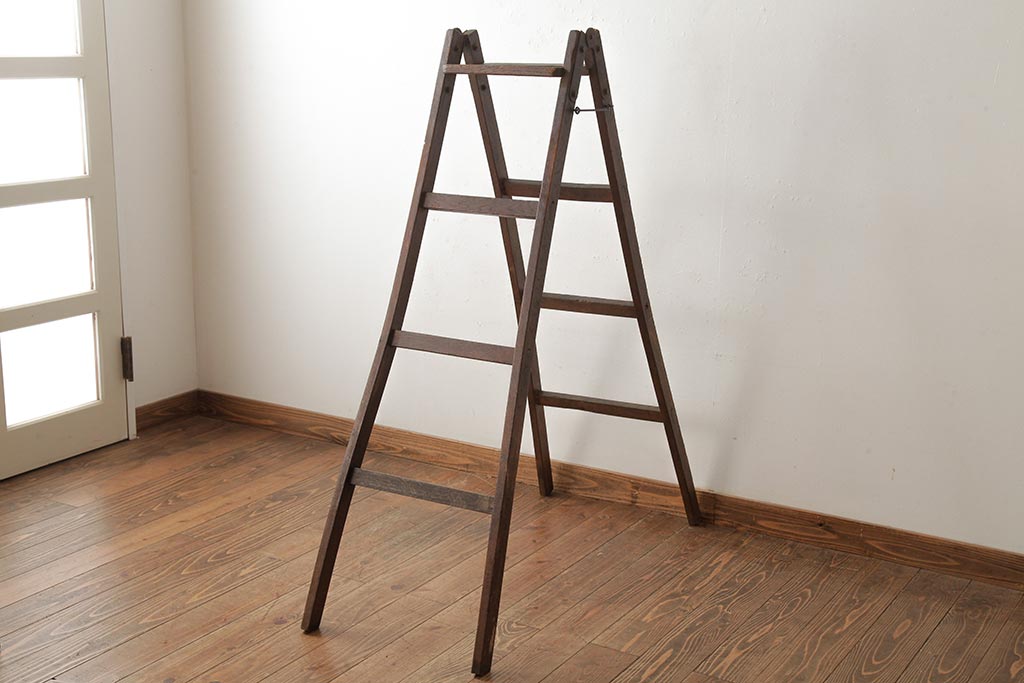 ジャンク品　和製アンティーク　カシ材　味わいのある風合いが魅力のステップラダー(脚立)(R-039353)