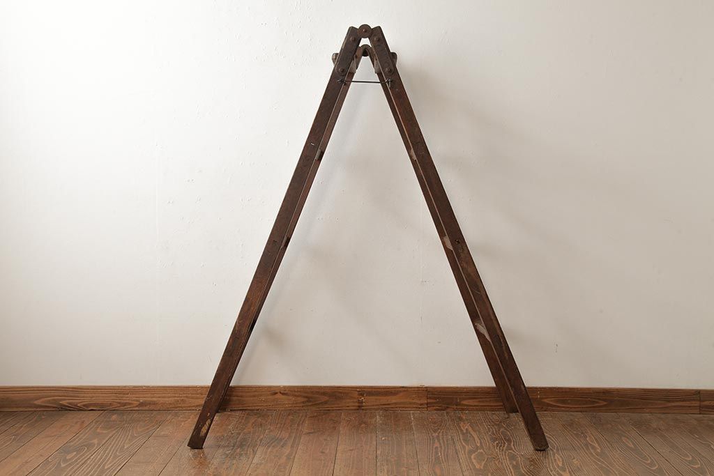 ジャンク品　和製アンティーク　カシ材　味わいのある風合いが魅力のステップラダー(脚立)(R-039353)