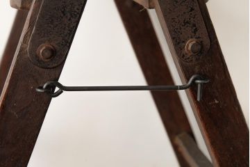 ジャンク品　和製アンティーク　カシ材　味わいのある風合いが魅力のステップラダー(脚立)(R-039353)