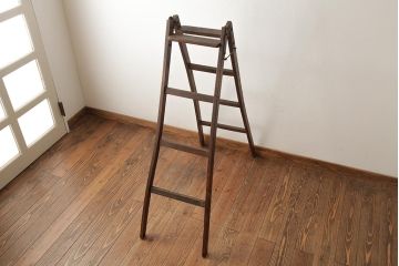 ジャンク品　和製アンティーク　カシ材　味わいのある風合いが魅力のステップラダー(脚立)(R-039353)