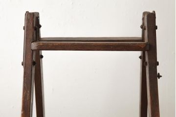 ジャンク品　和製アンティーク　カシ材　味わいのある風合いが魅力のステップラダー(脚立)(R-039353)