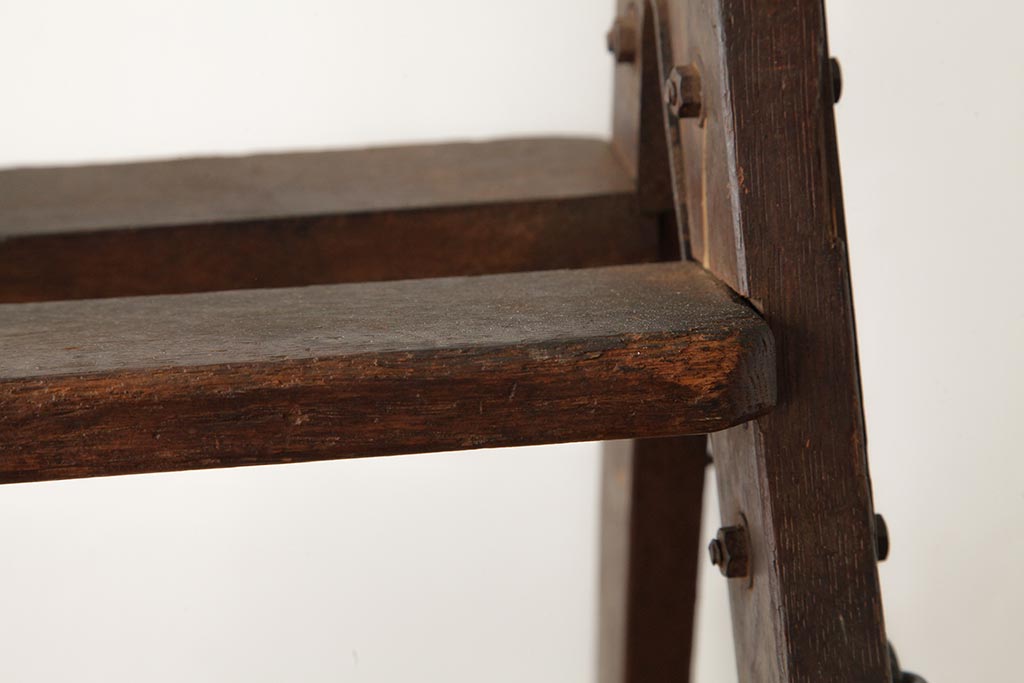 ジャンク品　和製アンティーク　カシ材　味わいのある風合いが魅力のステップラダー(脚立)(R-039353)