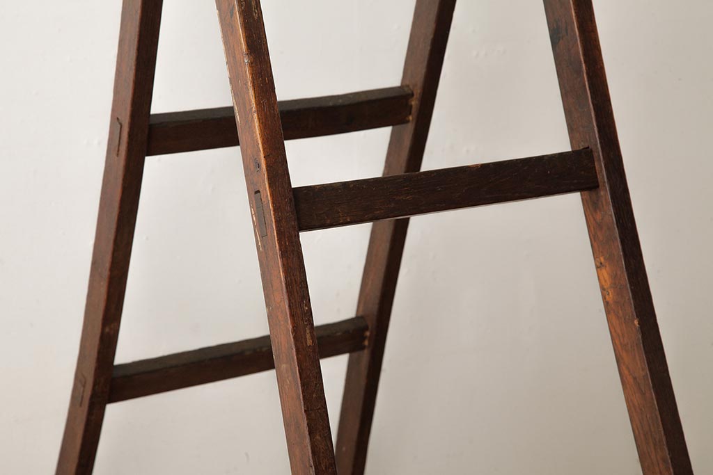 ジャンク品　和製アンティーク　カシ材　味わいのある風合いが魅力のステップラダー(脚立)(R-039353)