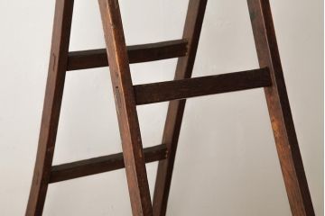 ジャンク品　和製アンティーク　カシ材　味わいのある風合いが魅力のステップラダー(脚立)(R-039353)