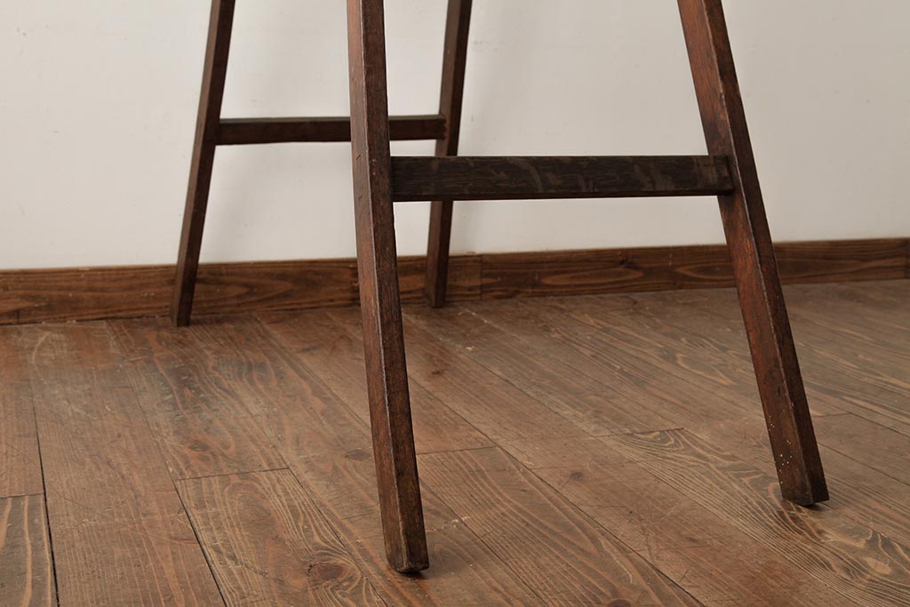 ジャンク品　和製アンティーク　カシ材　味わいのある風合いが魅力のステップラダー(脚立)(R-039353)