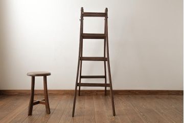 ジャンク品　和製アンティーク　カシ材　味わいのある風合いが魅力のステップラダー(脚立)(R-039353)
