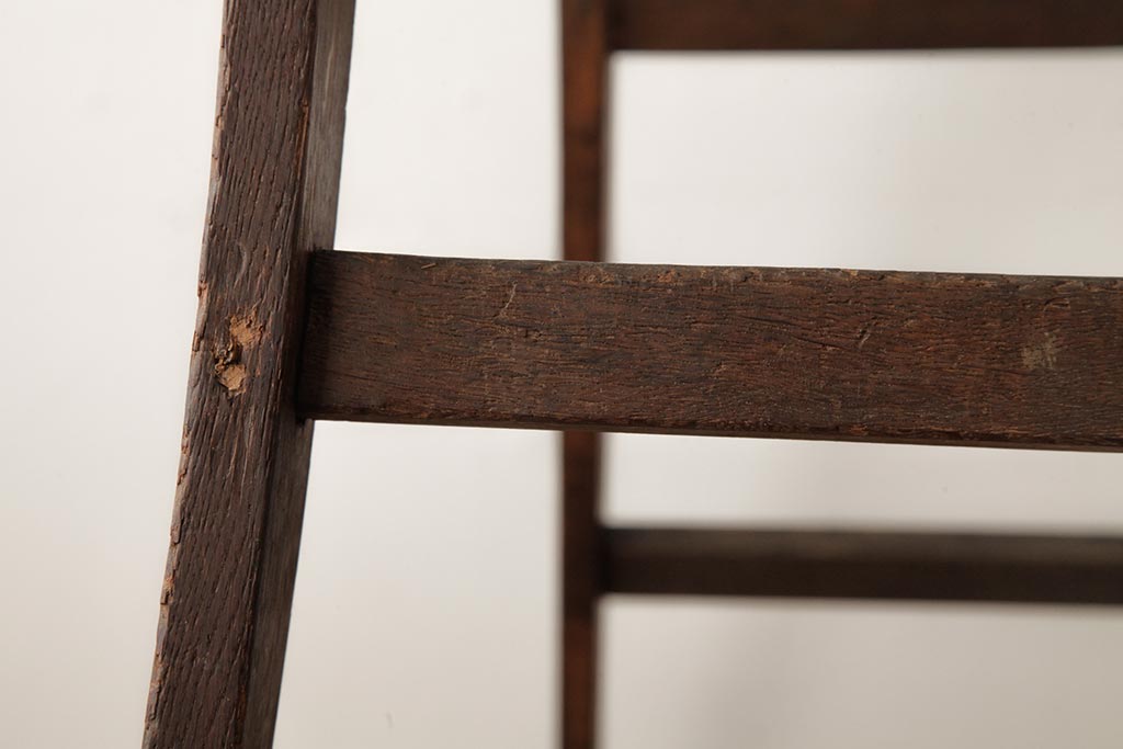 ジャンク品　和製アンティーク　カシ材　味わいのある風合いが魅力のステップラダー(脚立)(R-039353)