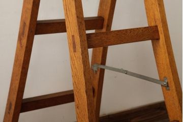 和製アンティーク　カシ材　味わいのある風合いが魅力のステップラダー(脚立)(R-039354)