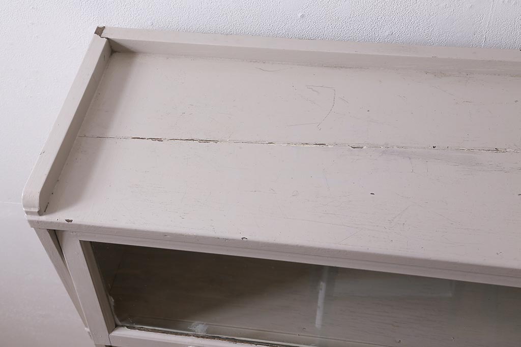 アンティーク家具　和製アンティーク　昭和初期　ペイントが可愛らしい雰囲気のブックケース(本箱、収納棚、戸棚)(R-039357)