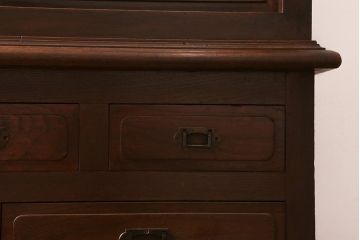 アンティーク家具　和製アンティーク　総ケヤキ材　特注品　上手物　丁寧な意匠が光る大型ガラスケース(ショーケース、陳列棚)(R-039365)