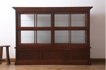 アンティーク家具　和製アンティーク　総ケヤキ材　特注品　上手物　丁寧な意匠が光る大型ガラスケース(ショーケース、陳列棚)(R-039365)