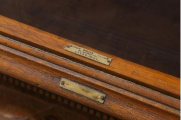 アンティーク家具　イギリスアンティーク　WITHY GROVE STORES　オーク材製　温かみのある木色がレトロなガラスケース(ショーケース、陳列棚)(R-039366)