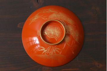 アンティーク雑貨　和製アンティーク　鶴・松　縁起の良い沈金蒔絵の木製椀5客セット(蓋付き椀、漆器、和食器)(R-039374)
