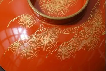 アンティーク雑貨　和製アンティーク　鶴・松　縁起の良い沈金蒔絵の木製椀5客セット(蓋付き椀、漆器、和食器)(R-039374)