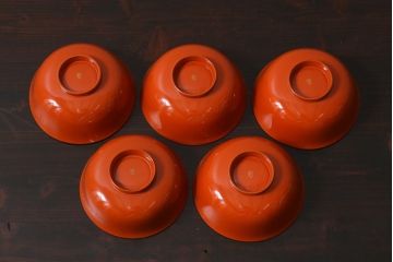 アンティーク雑貨　和製アンティーク　鶴・松　縁起の良い沈金蒔絵の木製椀5客セット(蓋付き椀、漆器、和食器)(R-039374)