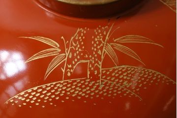 アンティーク雑貨　和製アンティーク　鶴・松　縁起の良い沈金蒔絵の木製椀5客セット(蓋付き椀、漆器、和食器)(R-039375)