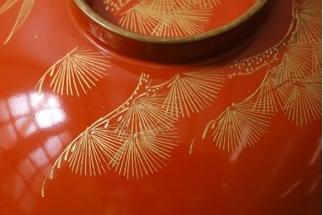 アンティーク雑貨　和製アンティーク　鶴・松　縁起の良い沈金蒔絵の木製椀5客セット(蓋付き椀、漆器、和食器)(R-039375)
