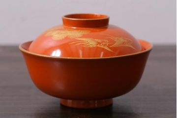 アンティーク雑貨　和製アンティーク　鶴・松　縁起の良い沈金蒔絵の木製椀5客セット(蓋付き椀、漆器、和食器)(R-039375)