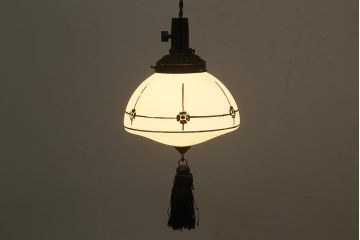 アンティーク照明　和製アンティーク　大正昭和初期　タッセル(飾り房)付き　和の風情漂う吊り下げ照明(天井照明、ペンダントライト)(R-039379)