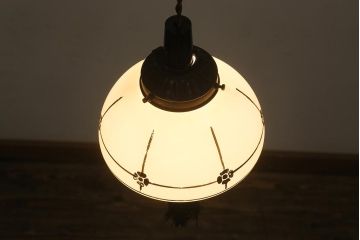 アンティーク照明　和製アンティーク　大正昭和初期　タッセル(飾り房)付き　和の風情漂う吊り下げ照明(天井照明、ペンダントライト)(R-039379)