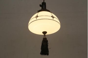 アンティーク照明　和製アンティーク　大正昭和初期　タッセル(飾り房)付き　和の風情漂う吊り下げ照明(天井照明、ペンダントライト)(R-039379)