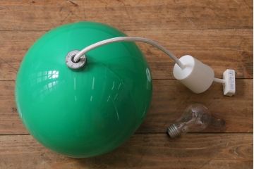 ビンテージ照明　和製ビンテージ　松下電工(ナショナル)　レトロなデザインが愛らしいプラスチックシェード照明(天井照明)(R-039385)