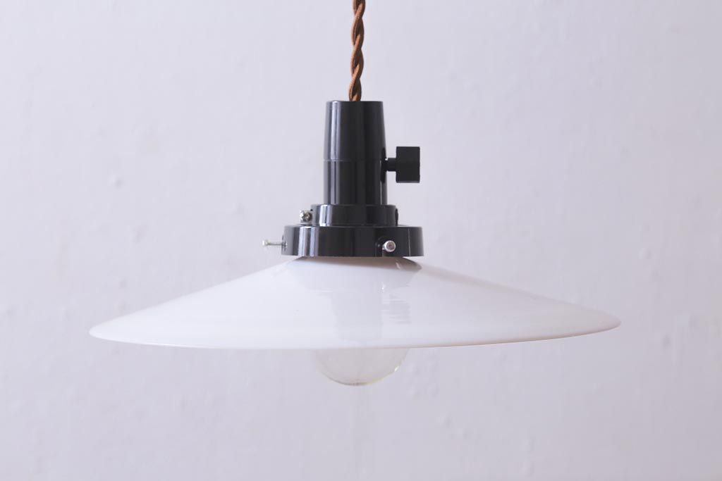 アンティーク照明　戦前　ノスタルジックな雰囲気の平笠シェード(吊り下げ照明、天井照明、ペンダントライト)(R-039388)